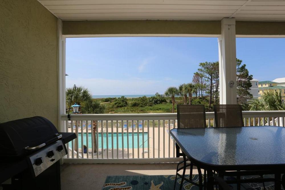Three-Bedroom Apartment - Oceanfront interior